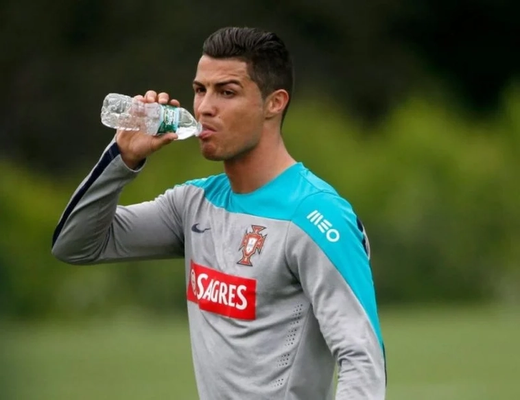 Khi Đá Banh Nên Uống Nước Gì Cùng Keovip.Blog